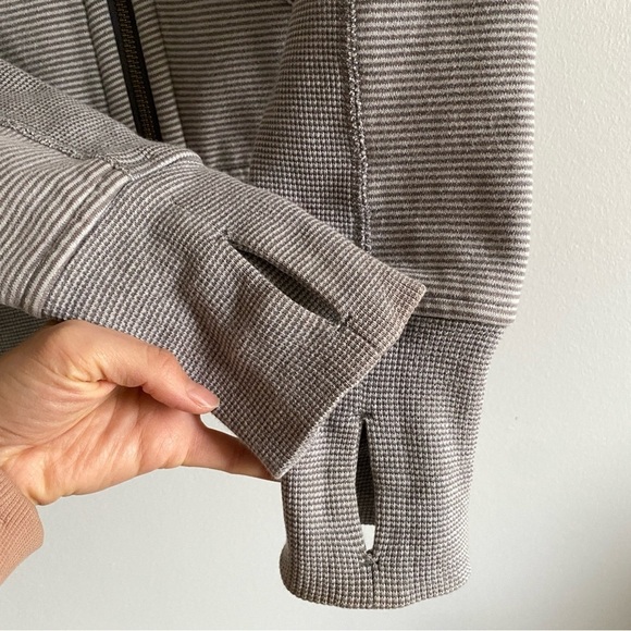 LULULEMON Scuba Hoodie* Microstripe Sidewalk / Silver Size 4-6 - Picture 6 of 10
